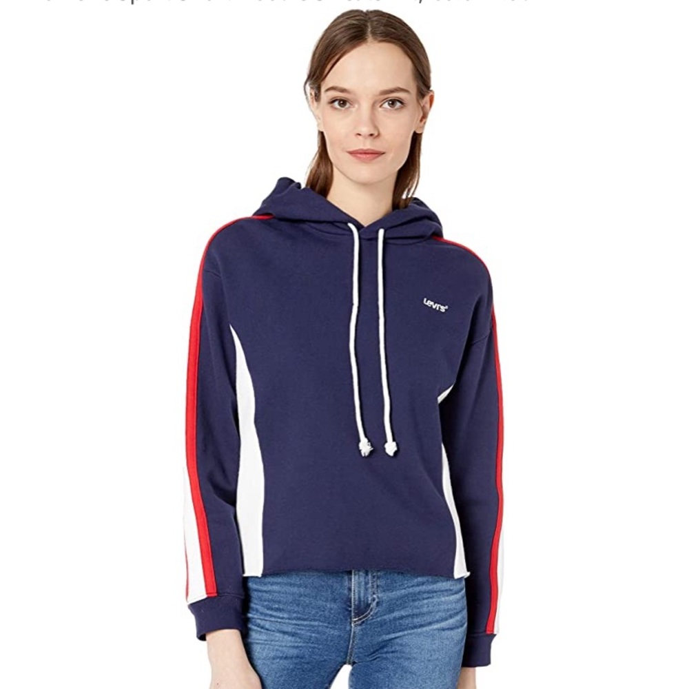 I’m selling a sweatshirt from Levi’s